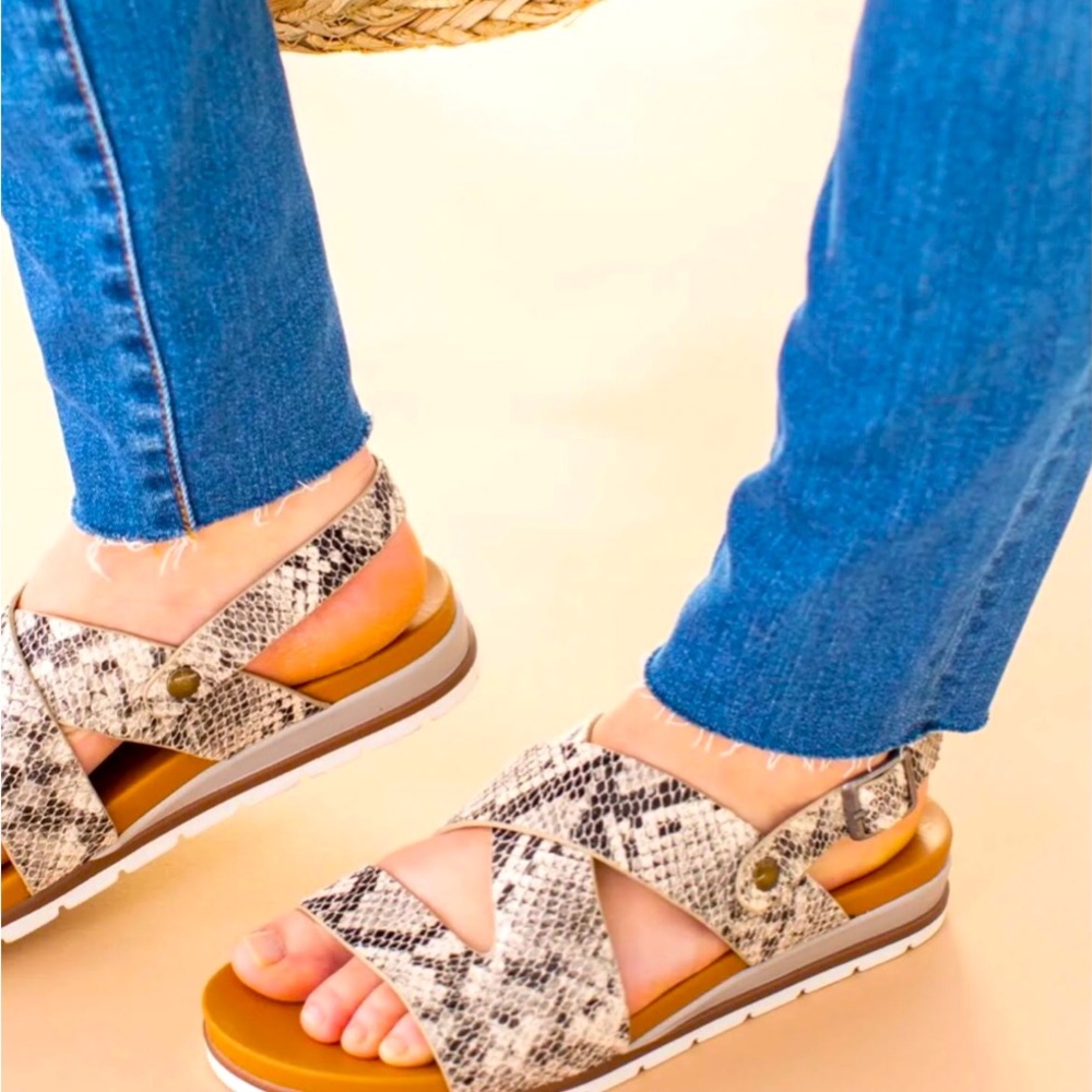 White Mountain Discover Black, White & Grey Faux Snake Skin Sandals